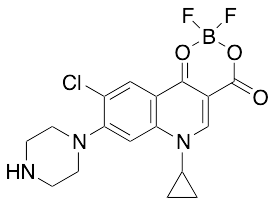 9-Chloro-6-cyclopropyl-2,2-difluoro-4-oxo-8-(piperazin-1-yl)-4,6-dihydro-2H-[1,3,2]dioxaborinino[5,4-c]quinolin-1-ium-2-uide